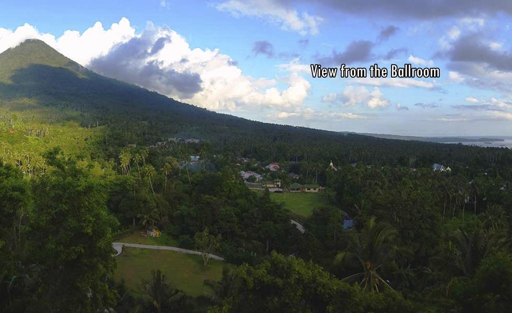 Botanica Nature Resort Bitung Buitenkant foto